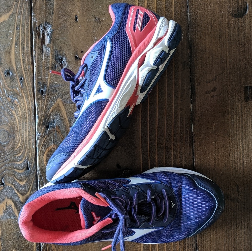 Mizuno | Wave Rider 21